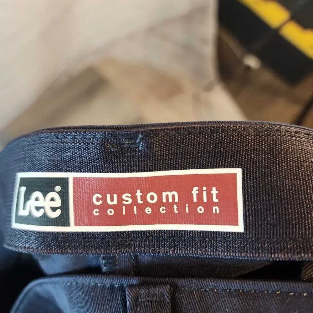 Men's Lee Custom Fit Collection pants, size 34 X 32